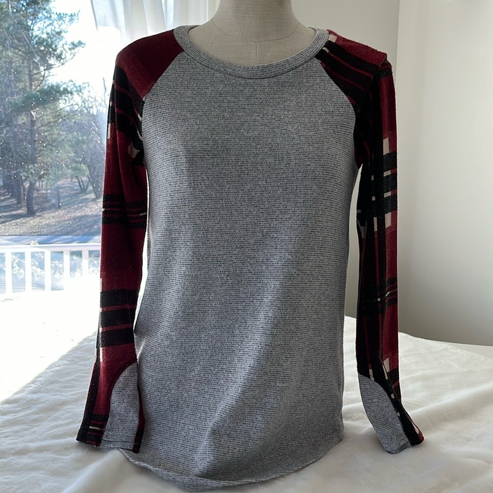 12 pm by Mon Ami top size medium